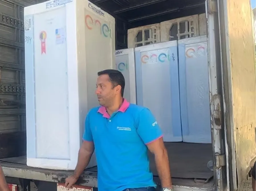 Troca de Geladeira usada por geladeira nova.