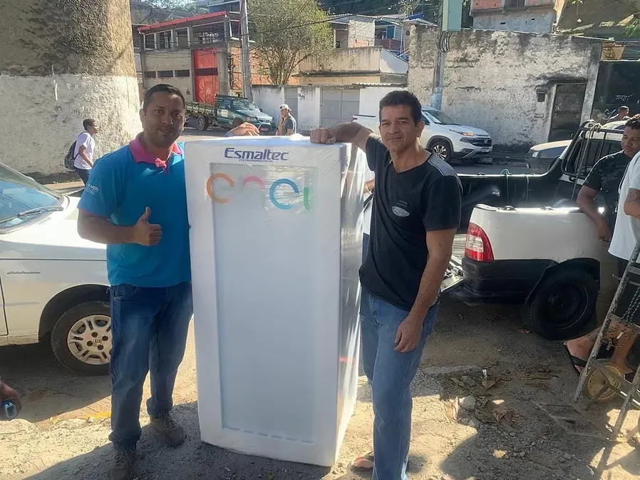 Troca de Geladeira usada por geladeira nova.